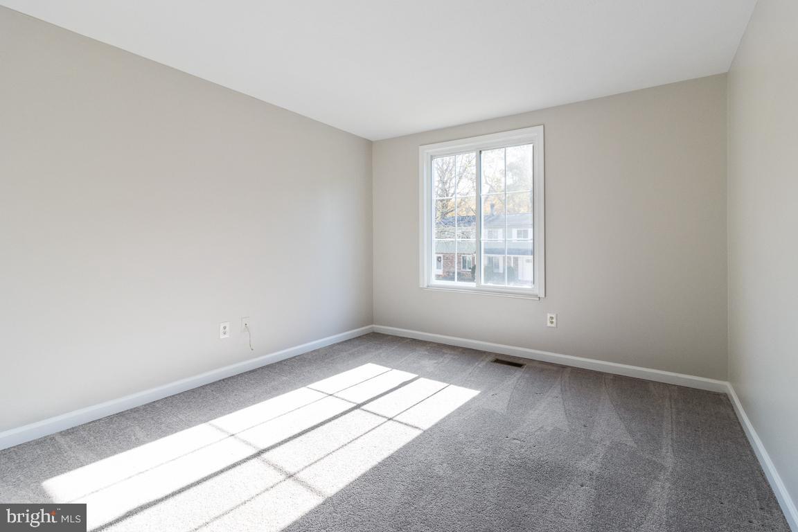 WHISPERING WOODS - Residential