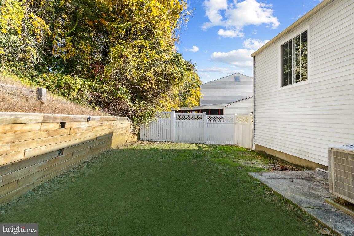 WHISPERING WOODS - Residential