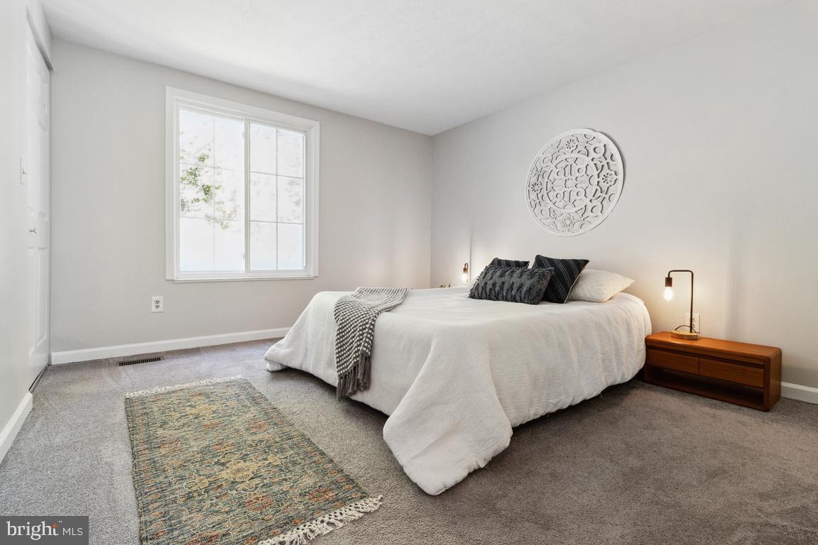 WHISPERING WOODS - Residential