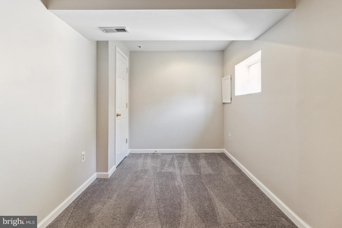 WHISPERING WOODS - Residential