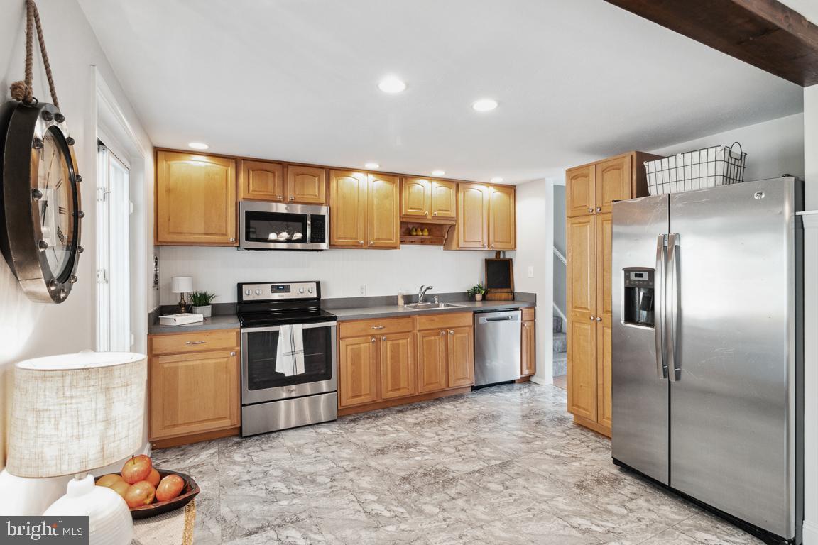 WHISPERING WOODS - Residential