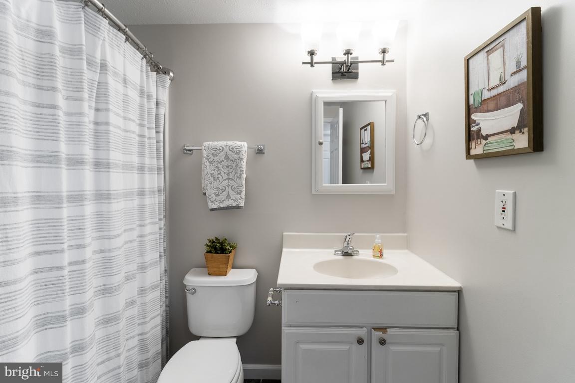 WHISPERING WOODS - Residential