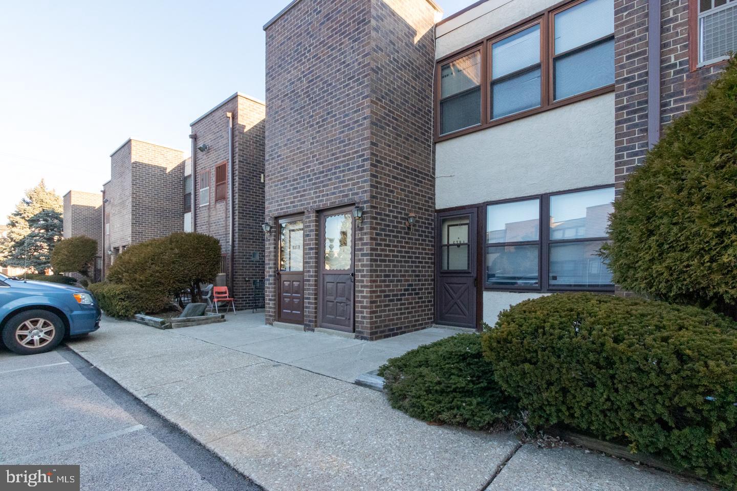 ROXBOROUGH VILLAGE - Residential