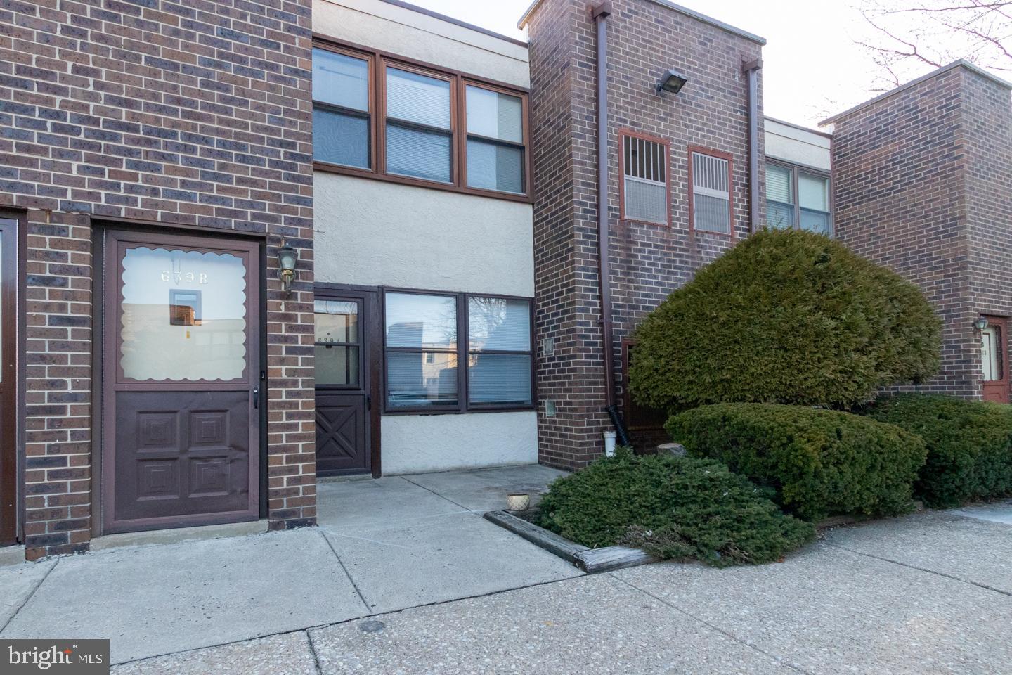 ROXBOROUGH VILLAGE - Residential