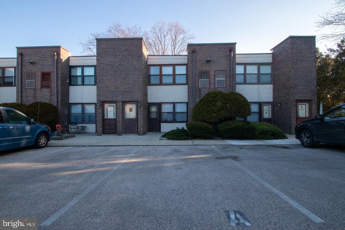 ROXBOROUGH VILLAGE - Residential