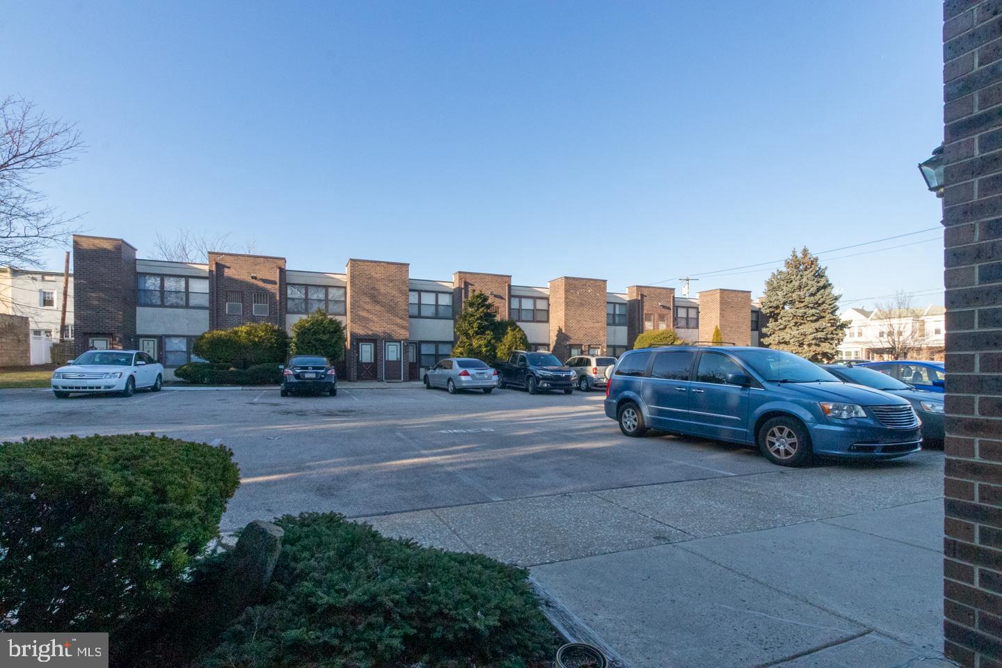 ROXBOROUGH VILLAGE - Residential