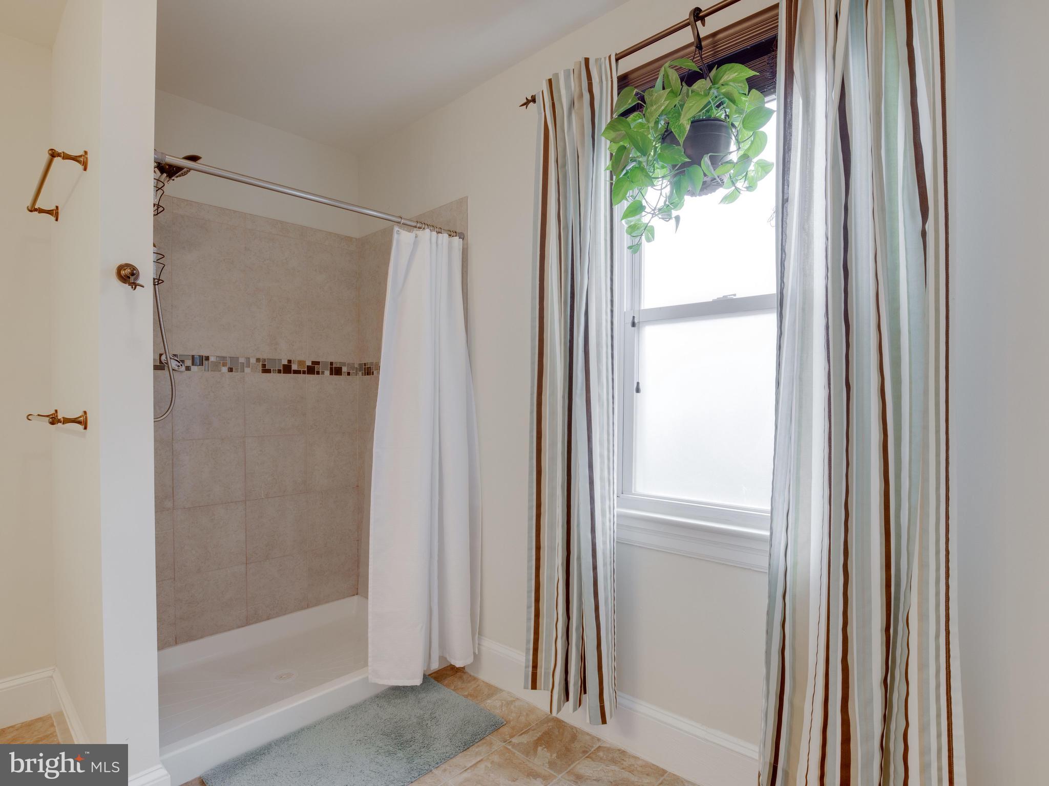 KINGSTON HEIGHTS - Residential