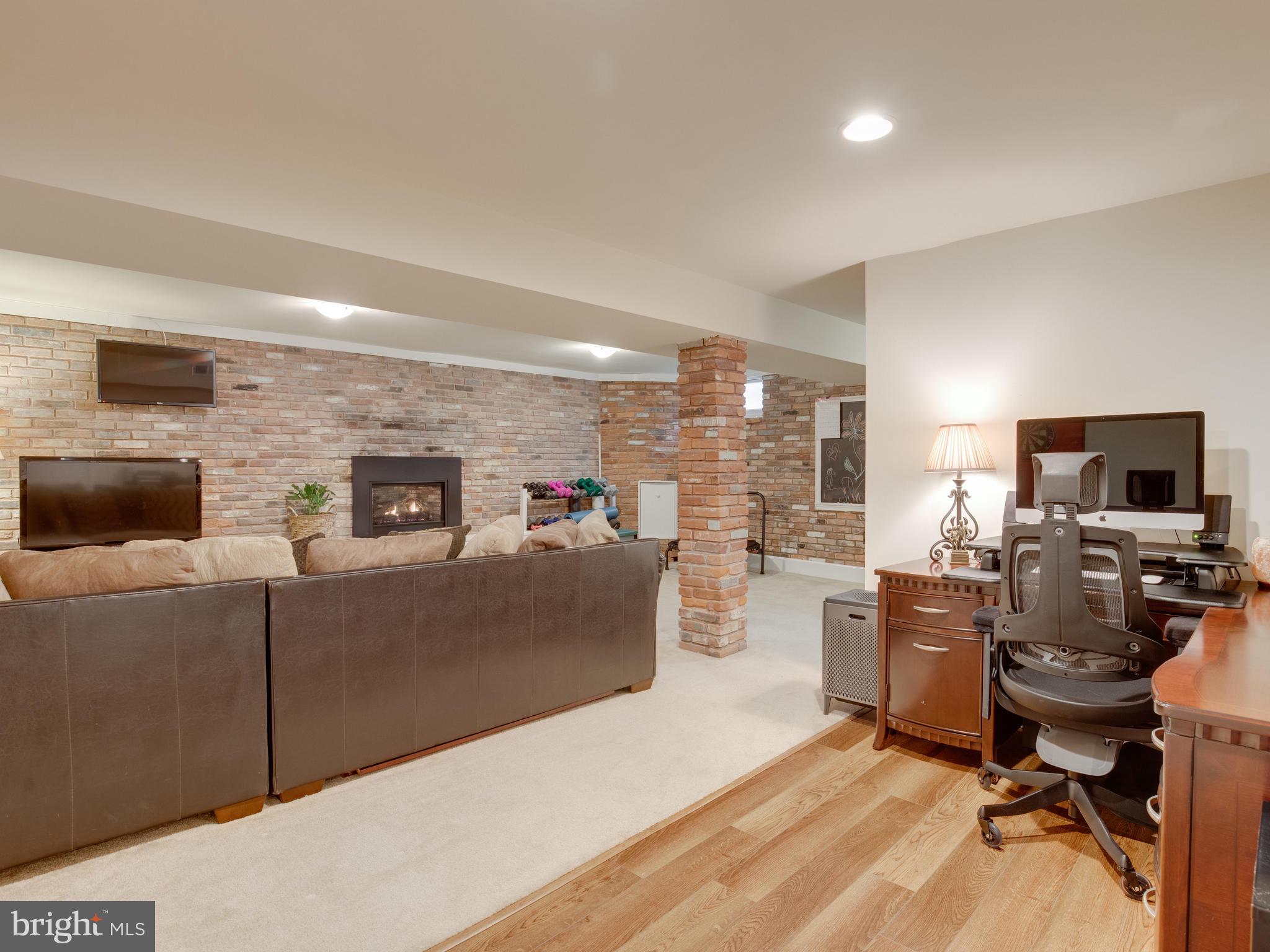 KINGSTON HEIGHTS - Residential