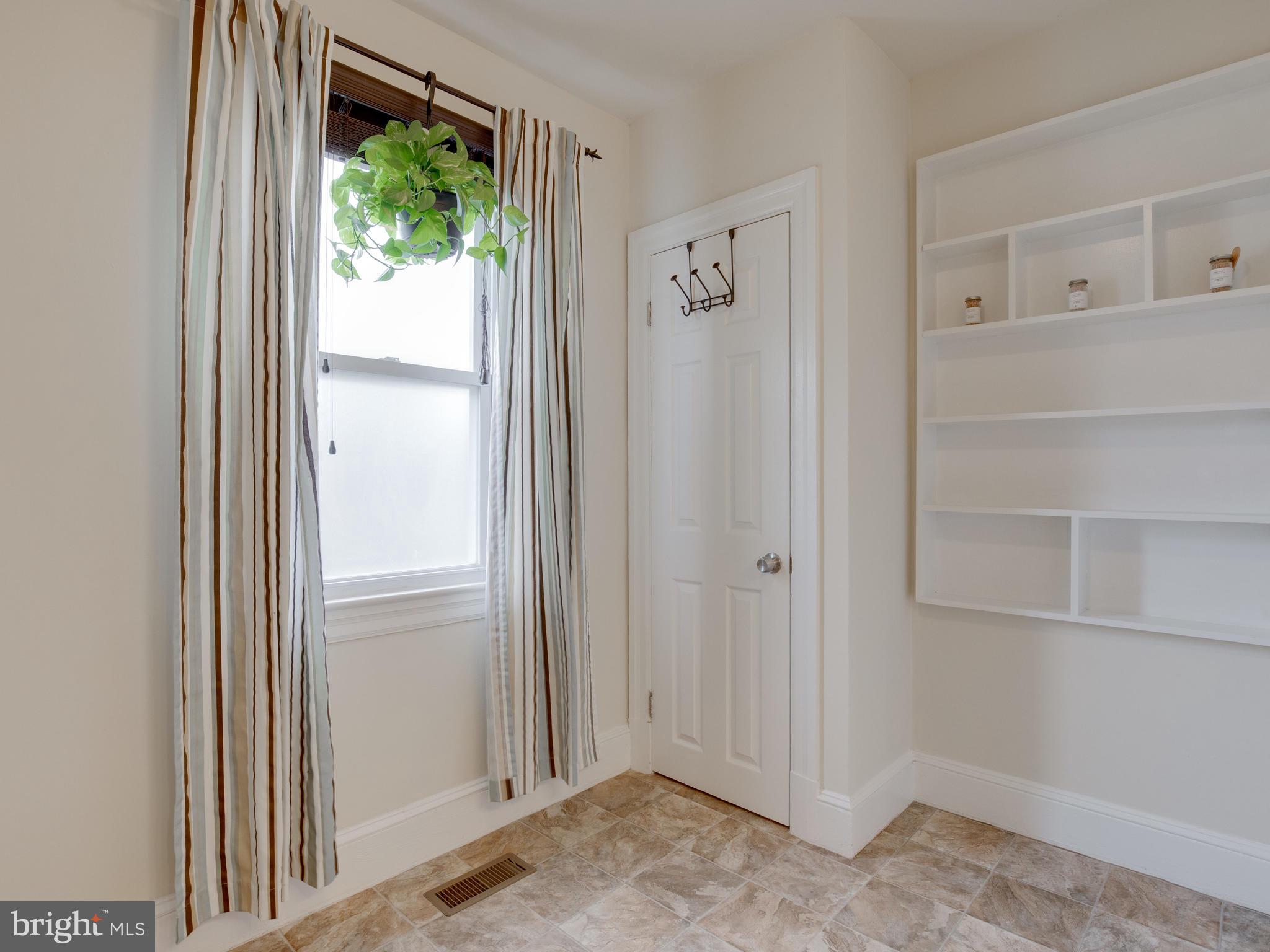 KINGSTON HEIGHTS - Residential