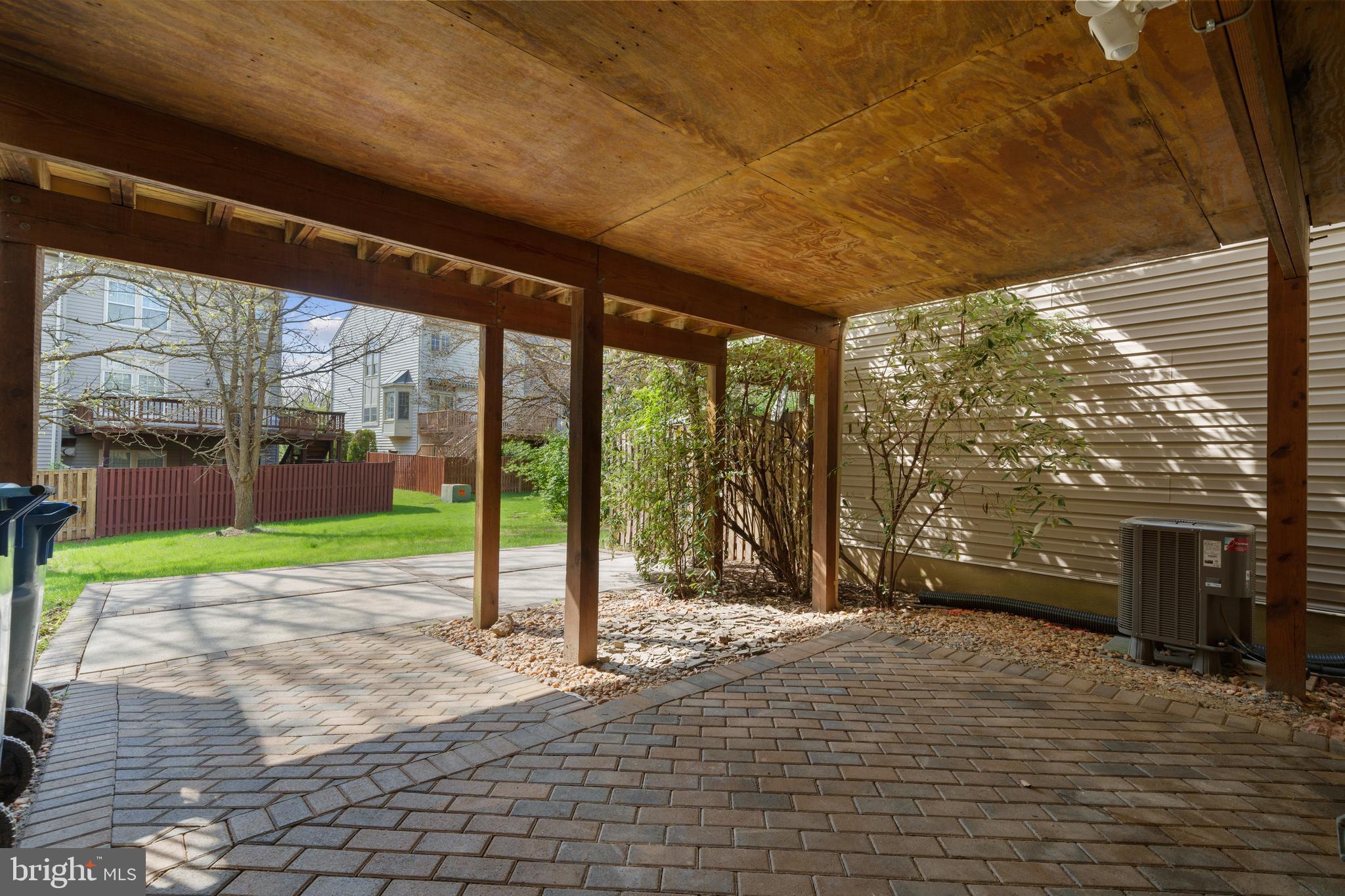 SOUTH RIDING - Residential