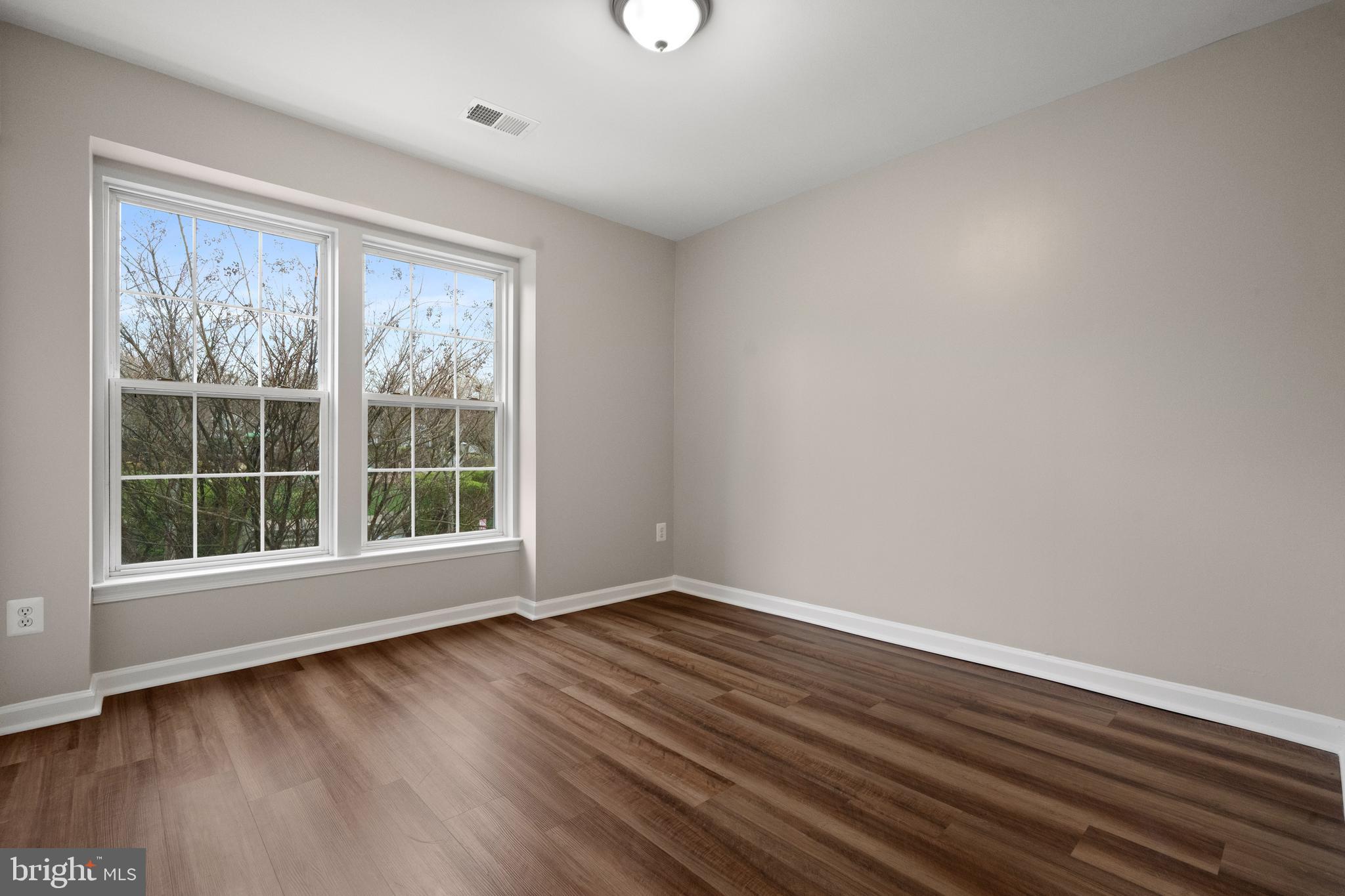 SOUTH RIDING - Residential