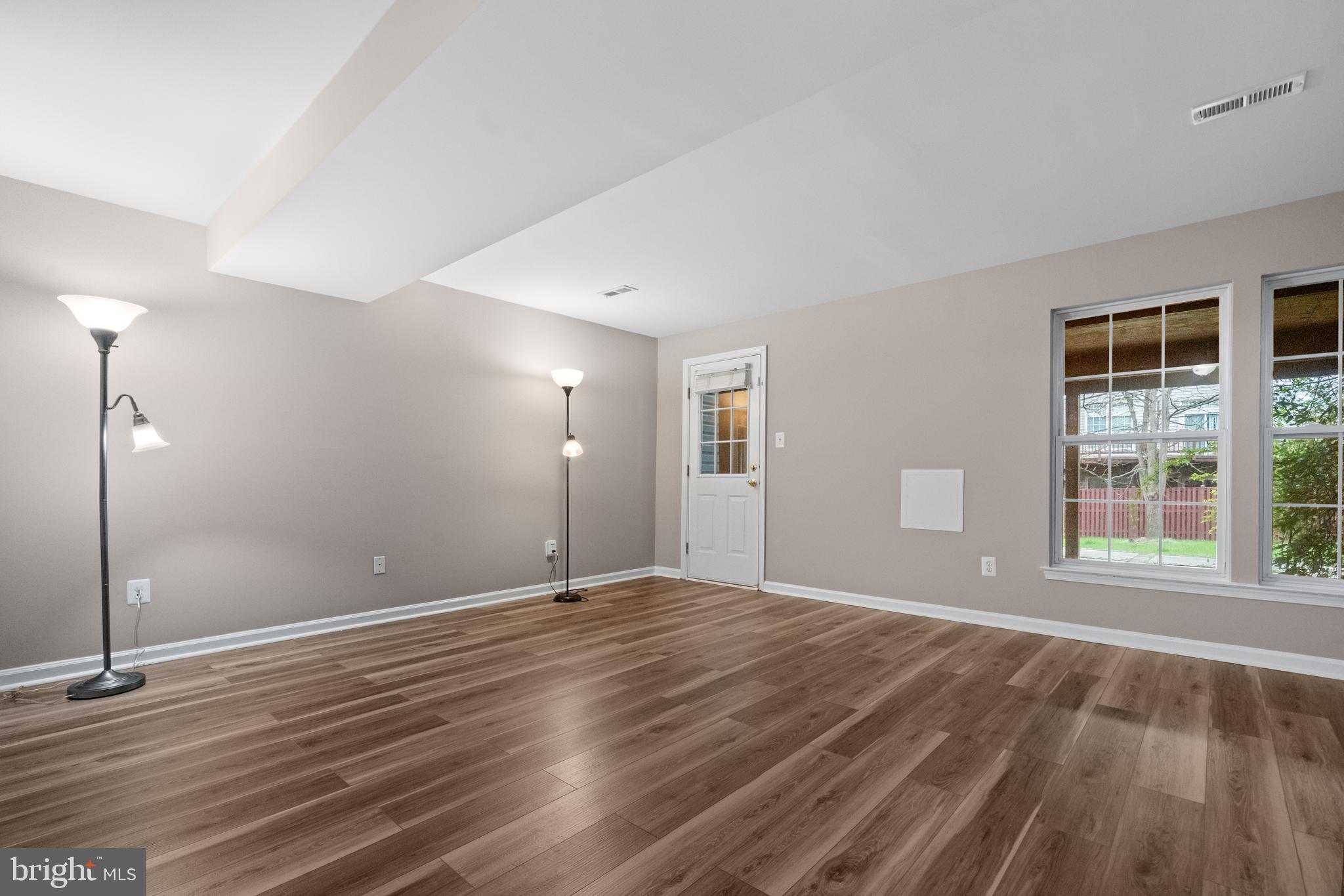 SOUTH RIDING - Residential