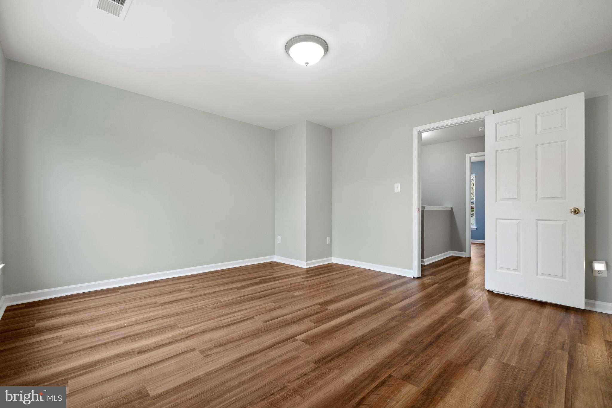 SOUTH RIDING - Residential