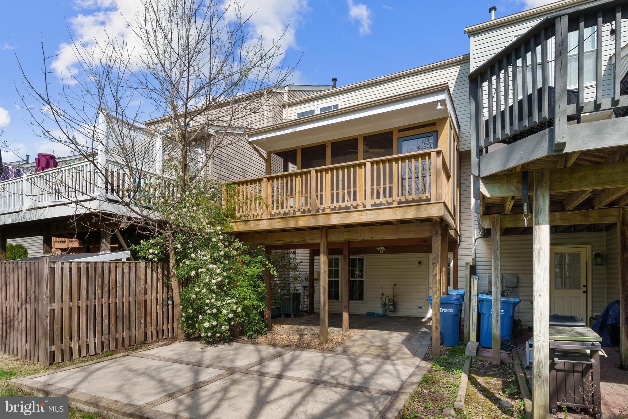 SOUTH RIDING - Residential