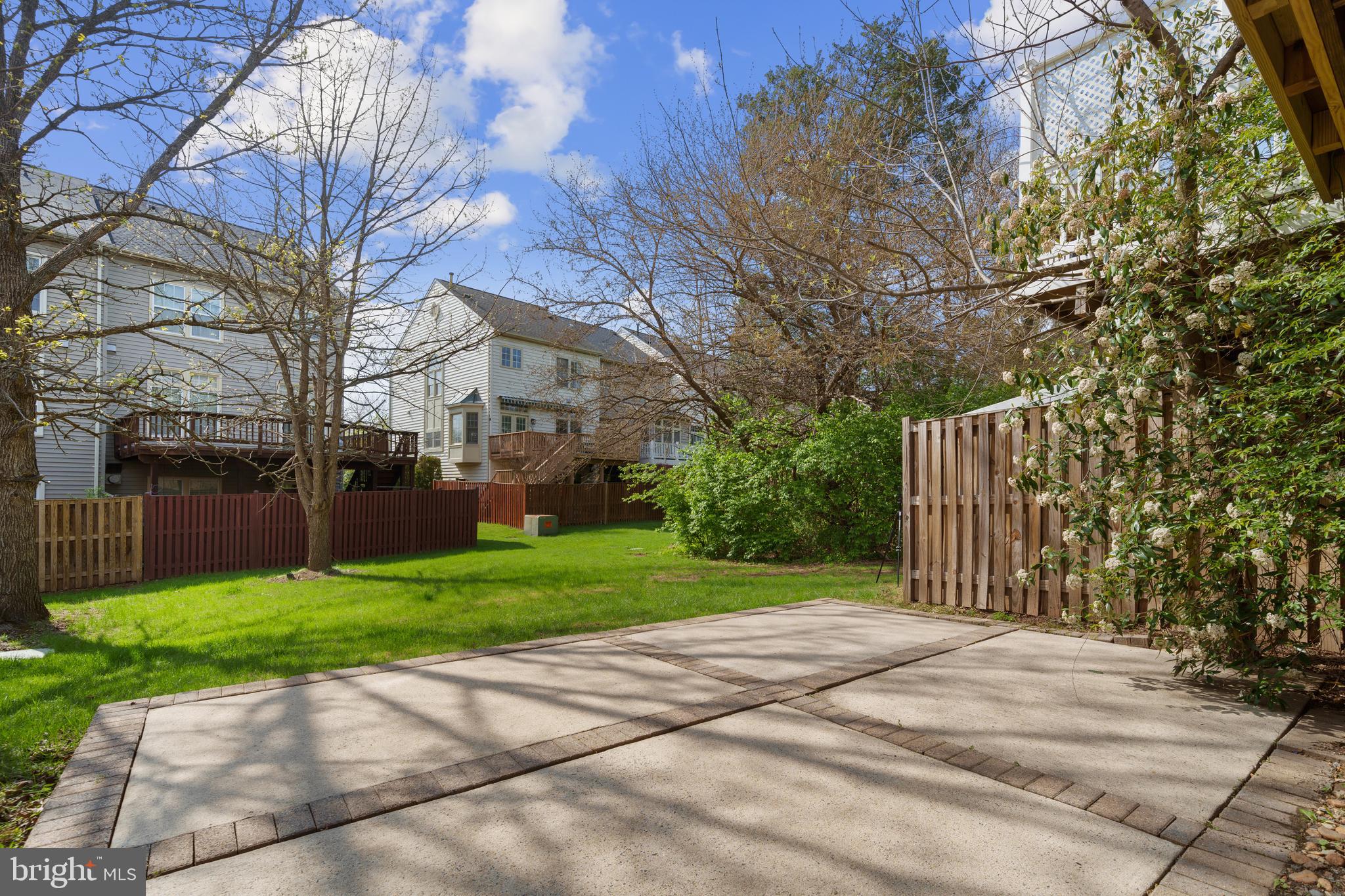 SOUTH RIDING - Residential