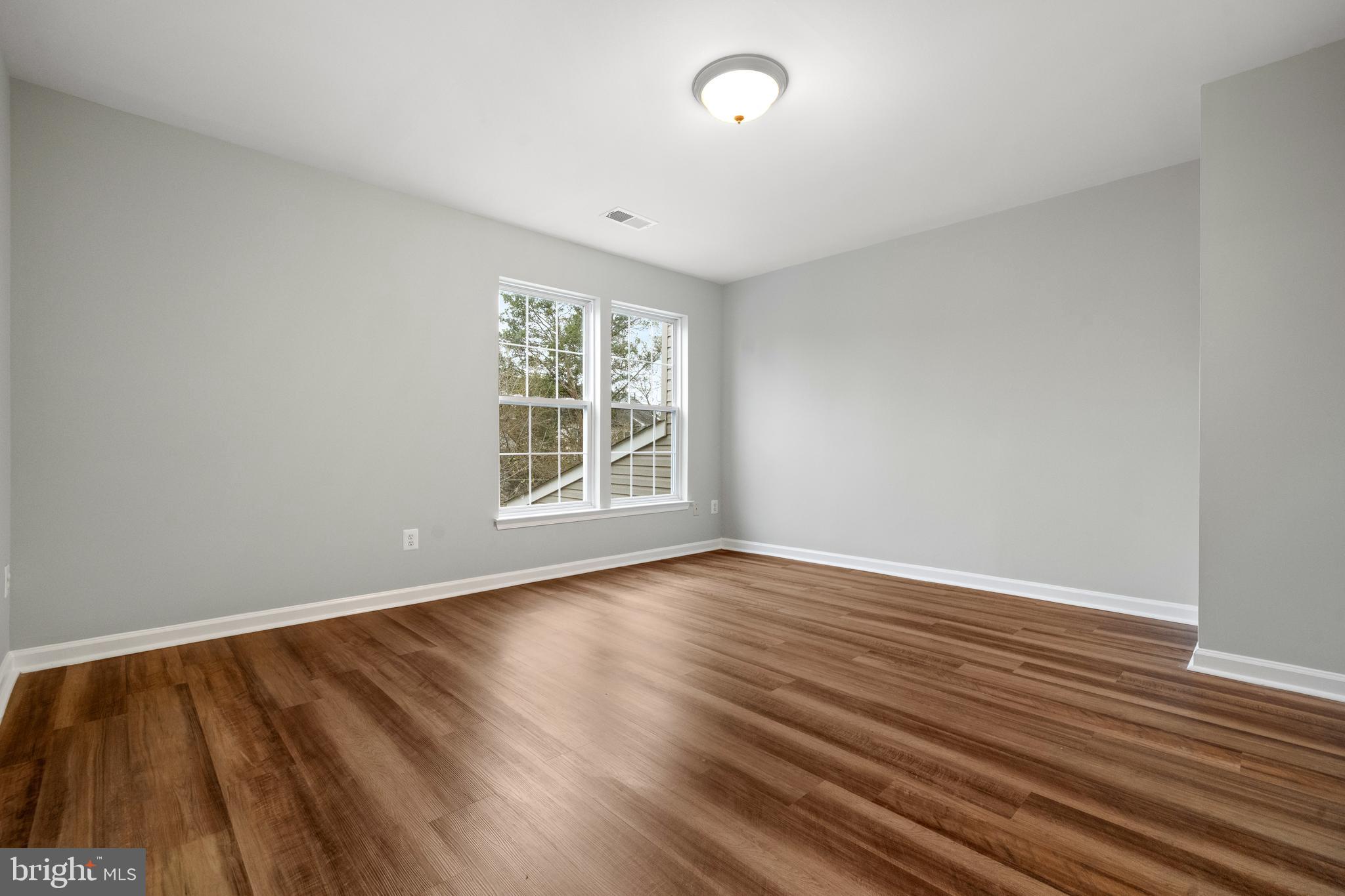 SOUTH RIDING - Residential