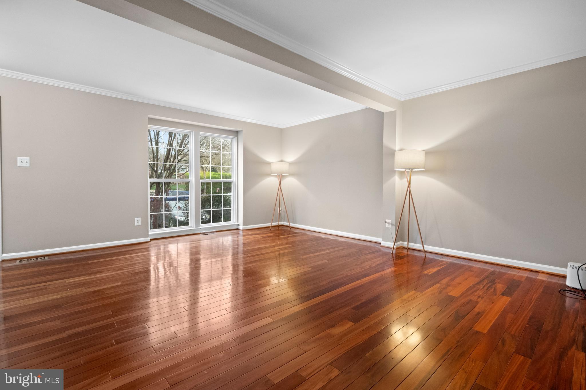 SOUTH RIDING - Residential