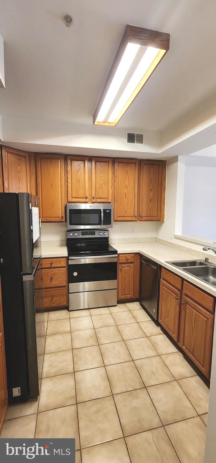 BALDWIN GROVE - Residential Lease