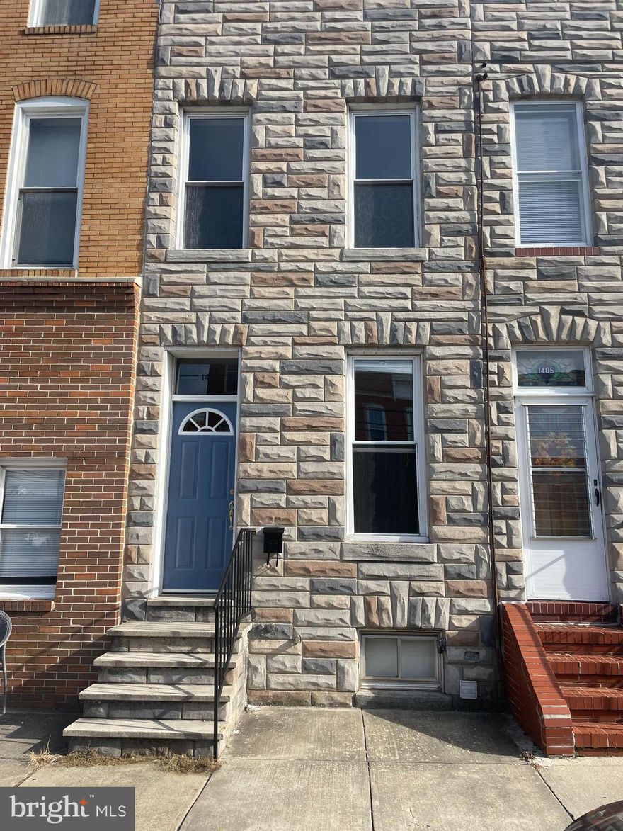 Awesome @ bedroom. 1 bath rental in the heart of Locust Point. Freshly paint , professionally cleaned ,gleaming hardwood floors. central air , columns separate  the living room and dining room. large eat in kitchen. Unfinished basement for storage. Washer and dryer in basement. Close to all Locust Point attractions, restaurants, gyms ,parks etc. Just minutes from Under Armour and fort McHenry and across the water from the Inner Harbor . Just a short walk to the water taxi .Small pets may be considered on a case by case basis with an added pet deposit. Please use rent spree link