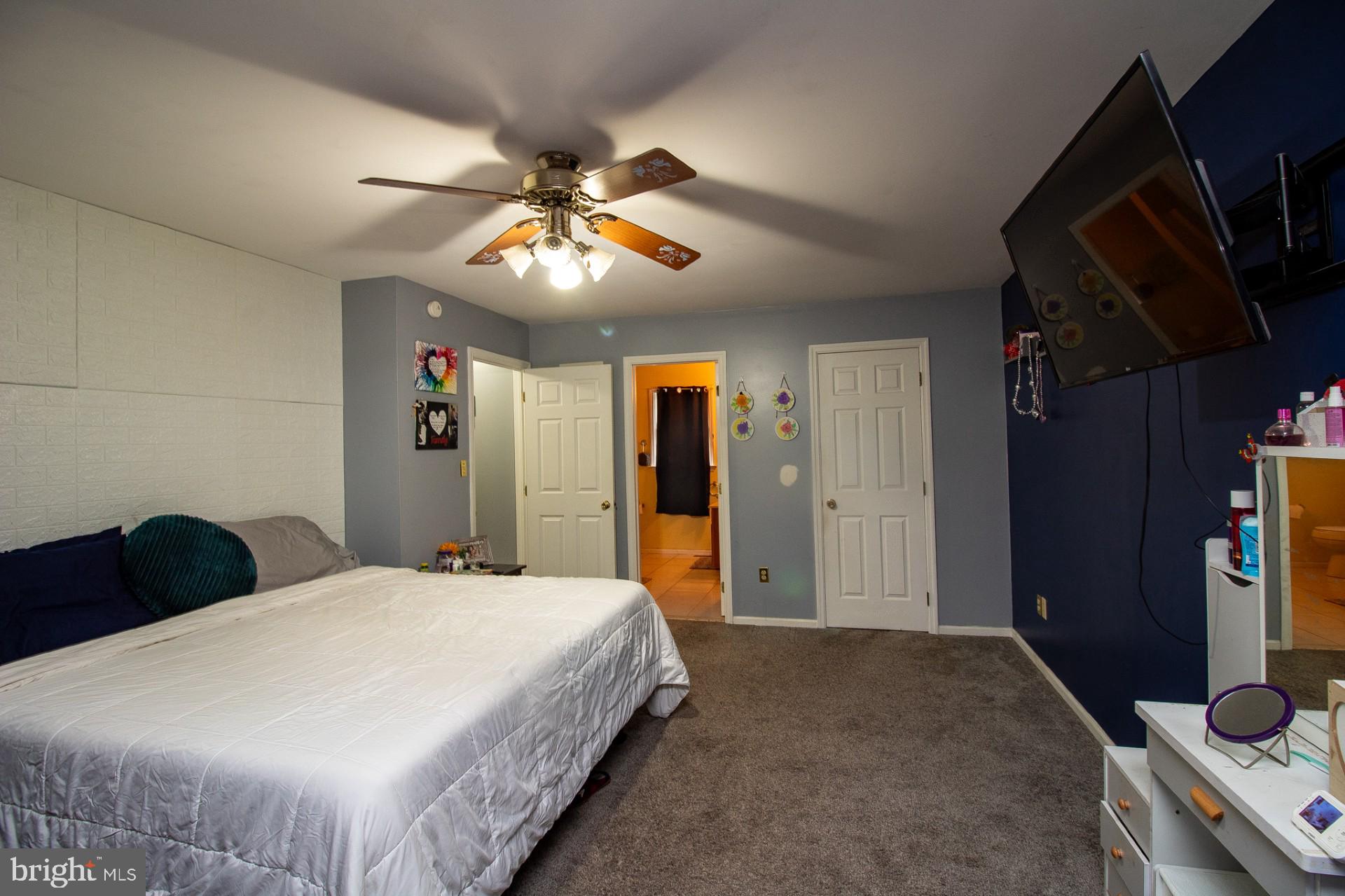 HEATHER KNOLL - Residential