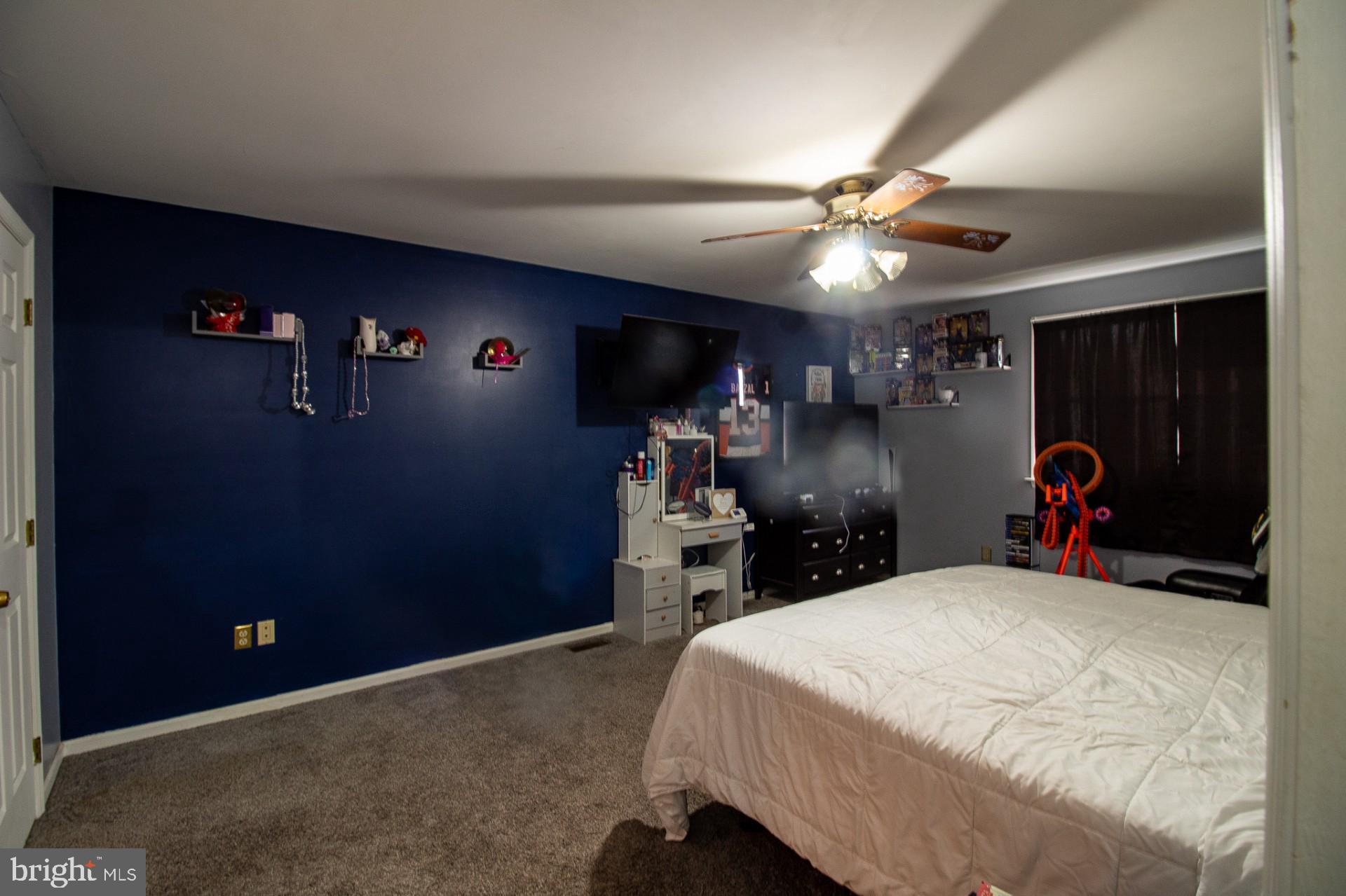 HEATHER KNOLL - Residential