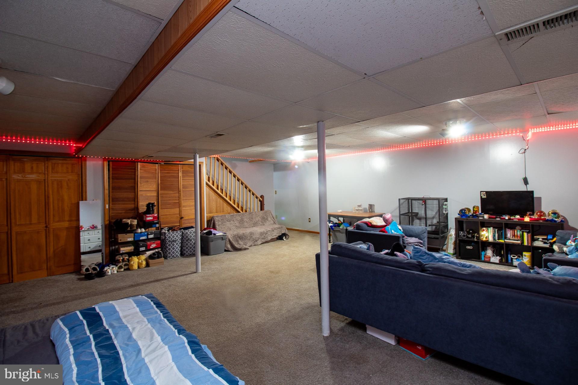 HEATHER KNOLL - Residential