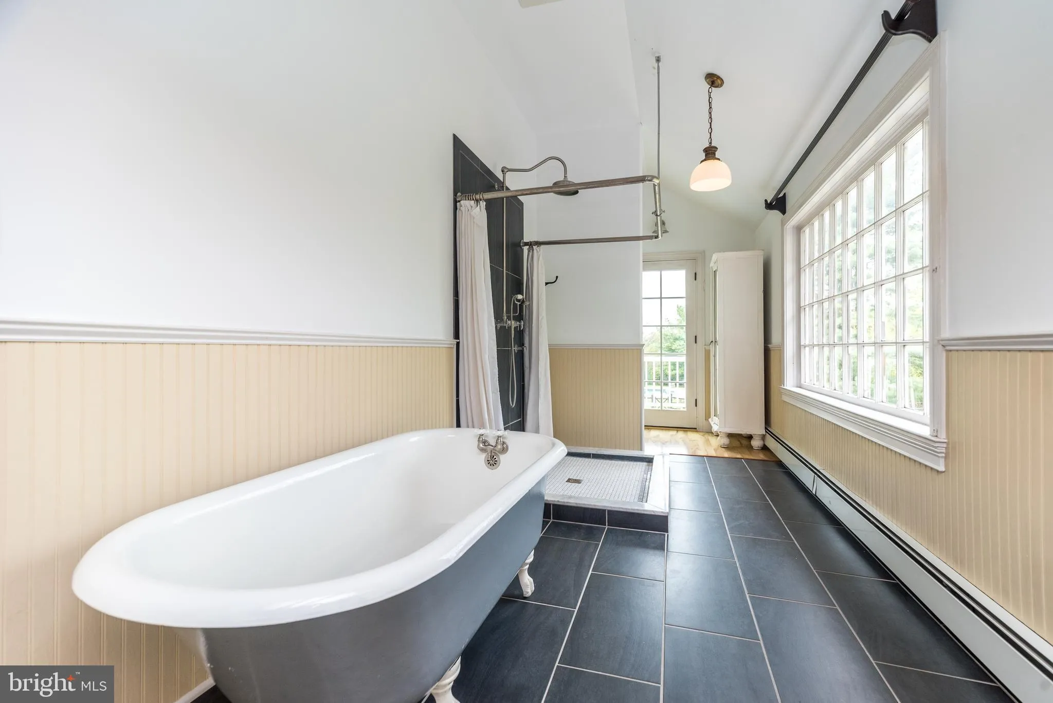 New Hope, Pennsylvania 18938, United States, 5 Bedrooms Bedrooms, ,4 BathroomsBathrooms,Residential,Active,210633