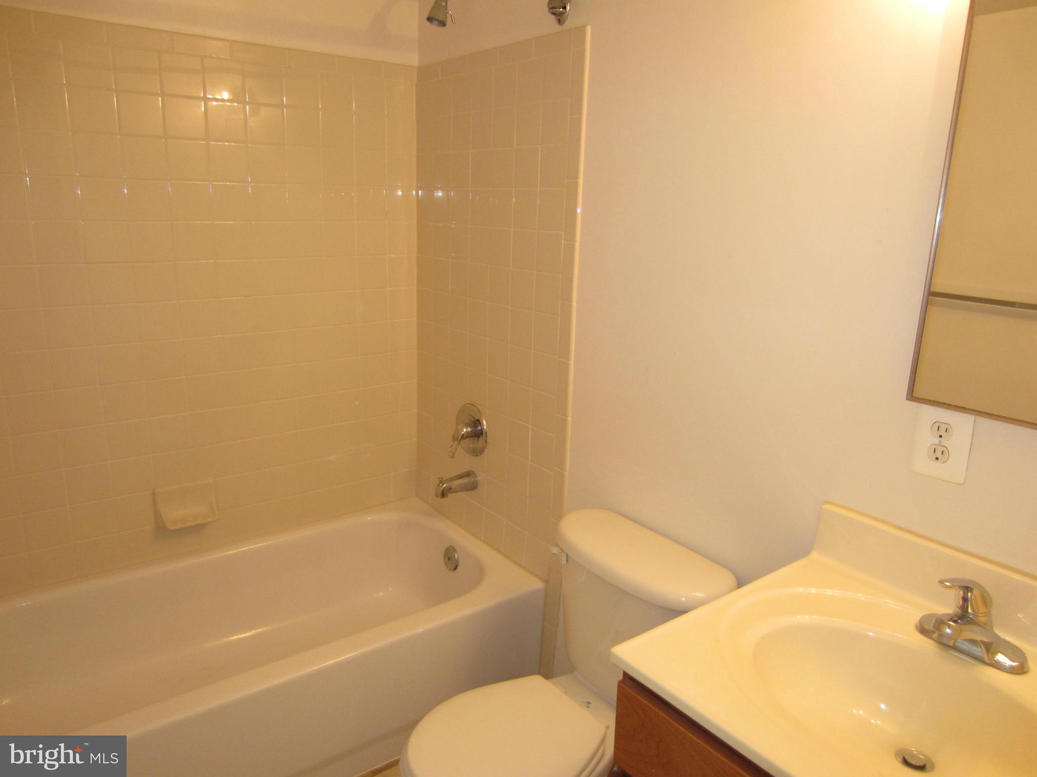 PARKSIDE AT ALEXANDRIA - Residential Lease