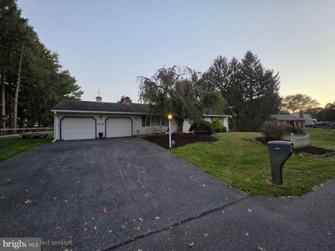 4414 WOODCREST DRIVE ELIZABETHTOWN PA 17022