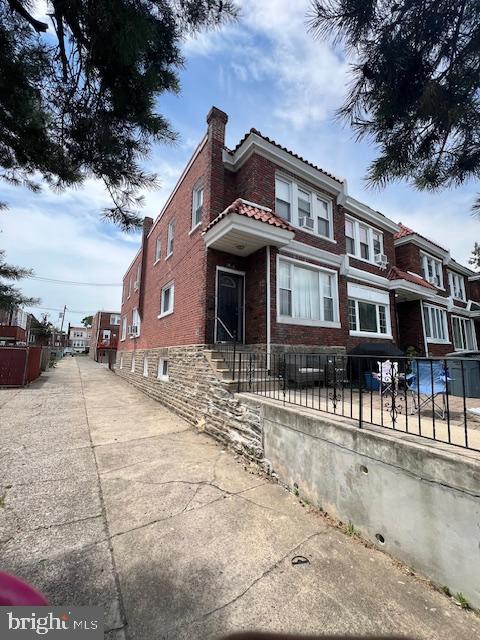 WEST OAK LANE - Residential