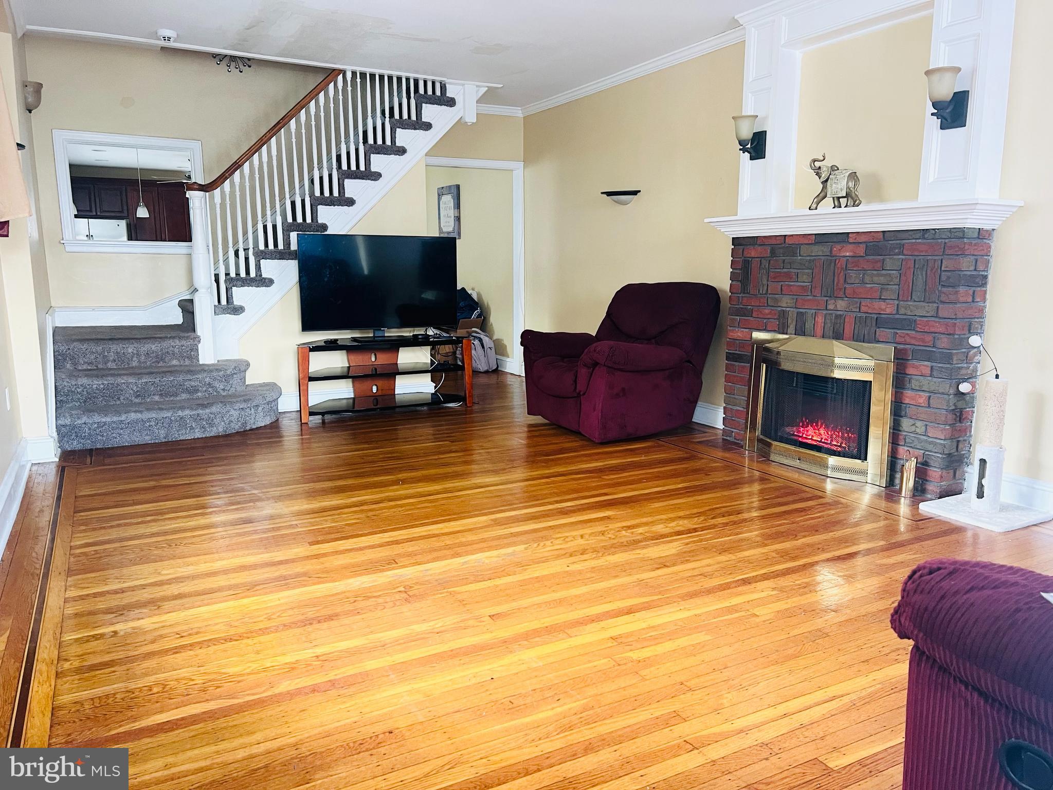 WEST OAK LANE - Residential