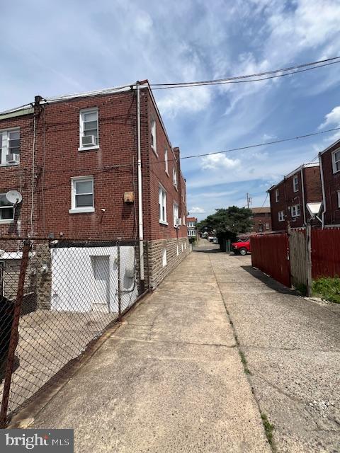 WEST OAK LANE - Residential