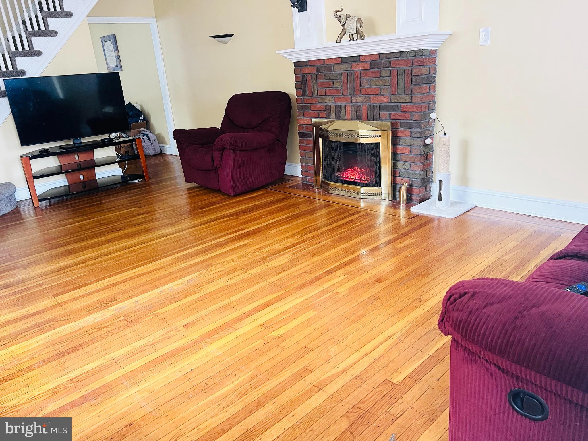 WEST OAK LANE - Residential