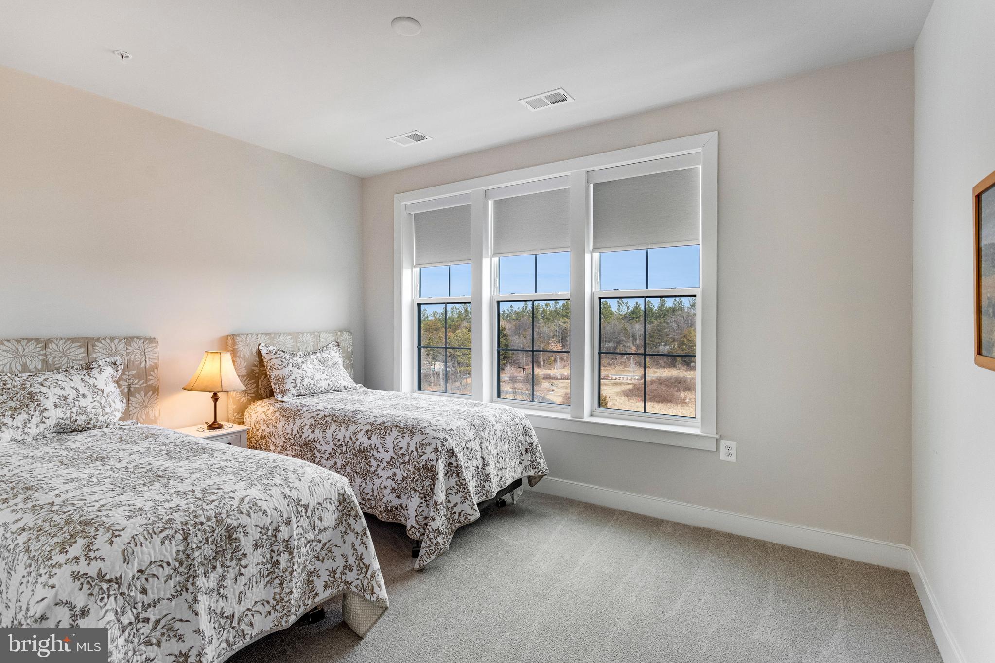 METROPARK AT ARROWBROOK - Land