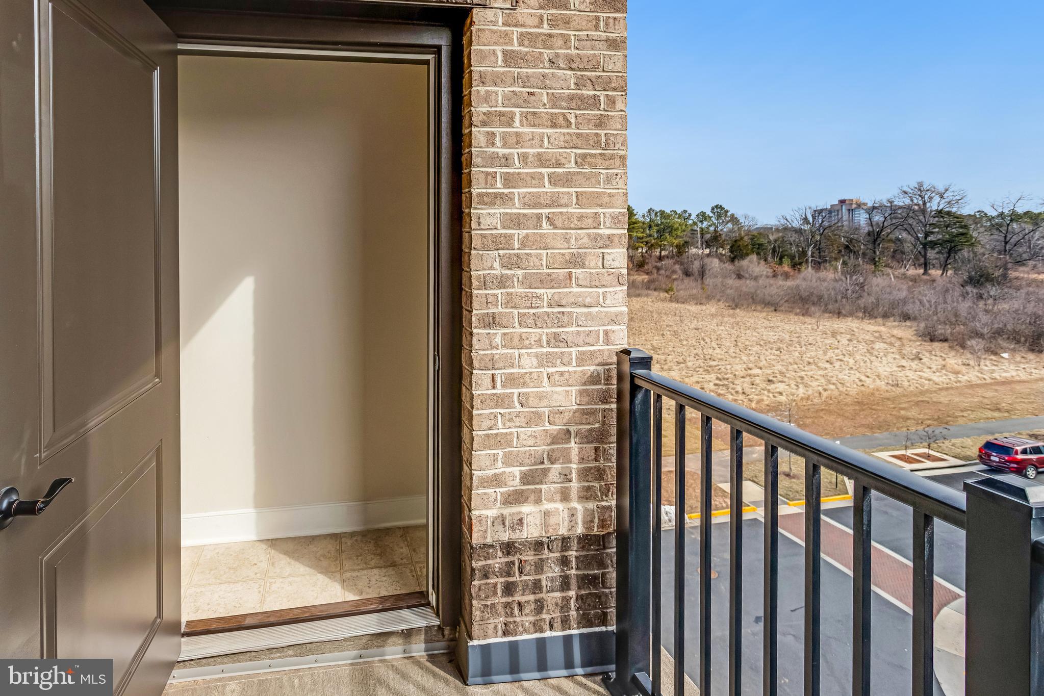 METROPARK AT ARROWBROOK - Land