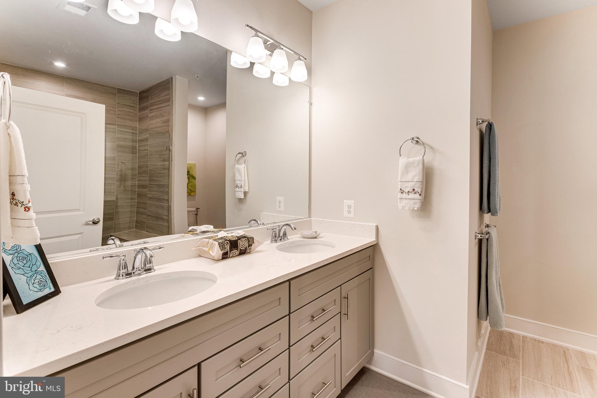 METROPARK AT ARROWBROOK - Land