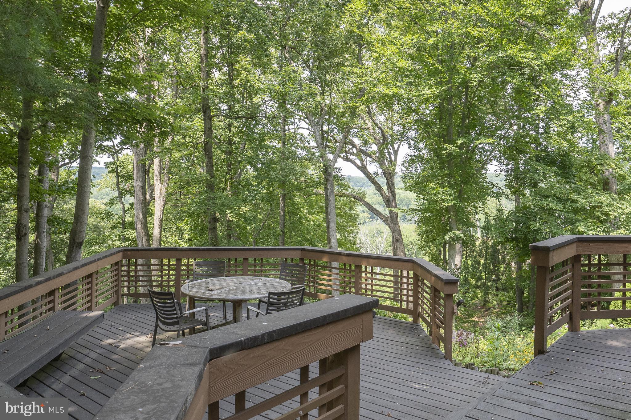 BULLS NECK HUNDRED - Residential