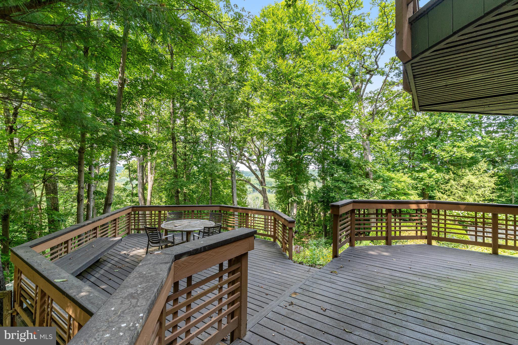 BULLS NECK HUNDRED - Residential