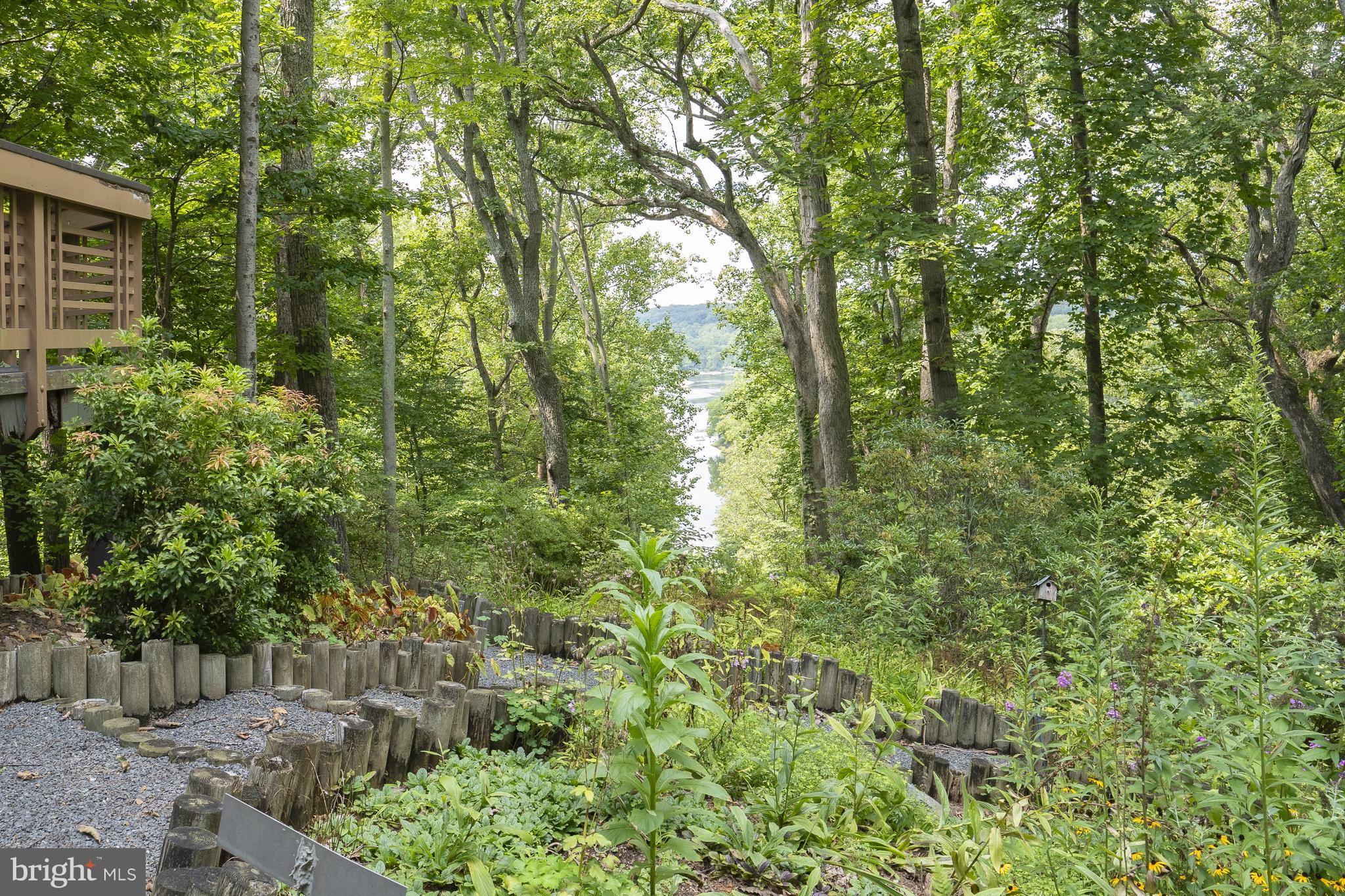 BULLS NECK HUNDRED - Residential