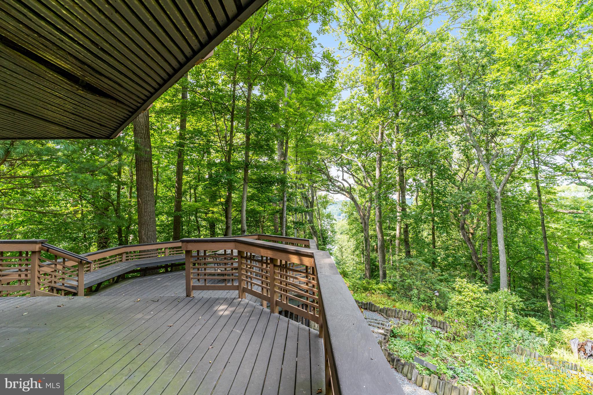 BULLS NECK HUNDRED - Residential