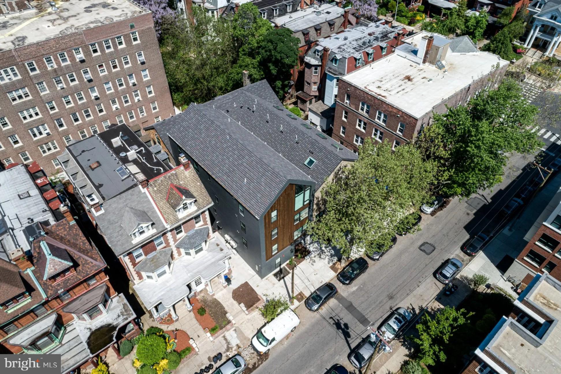 GARDEN COURT - Residential Lease