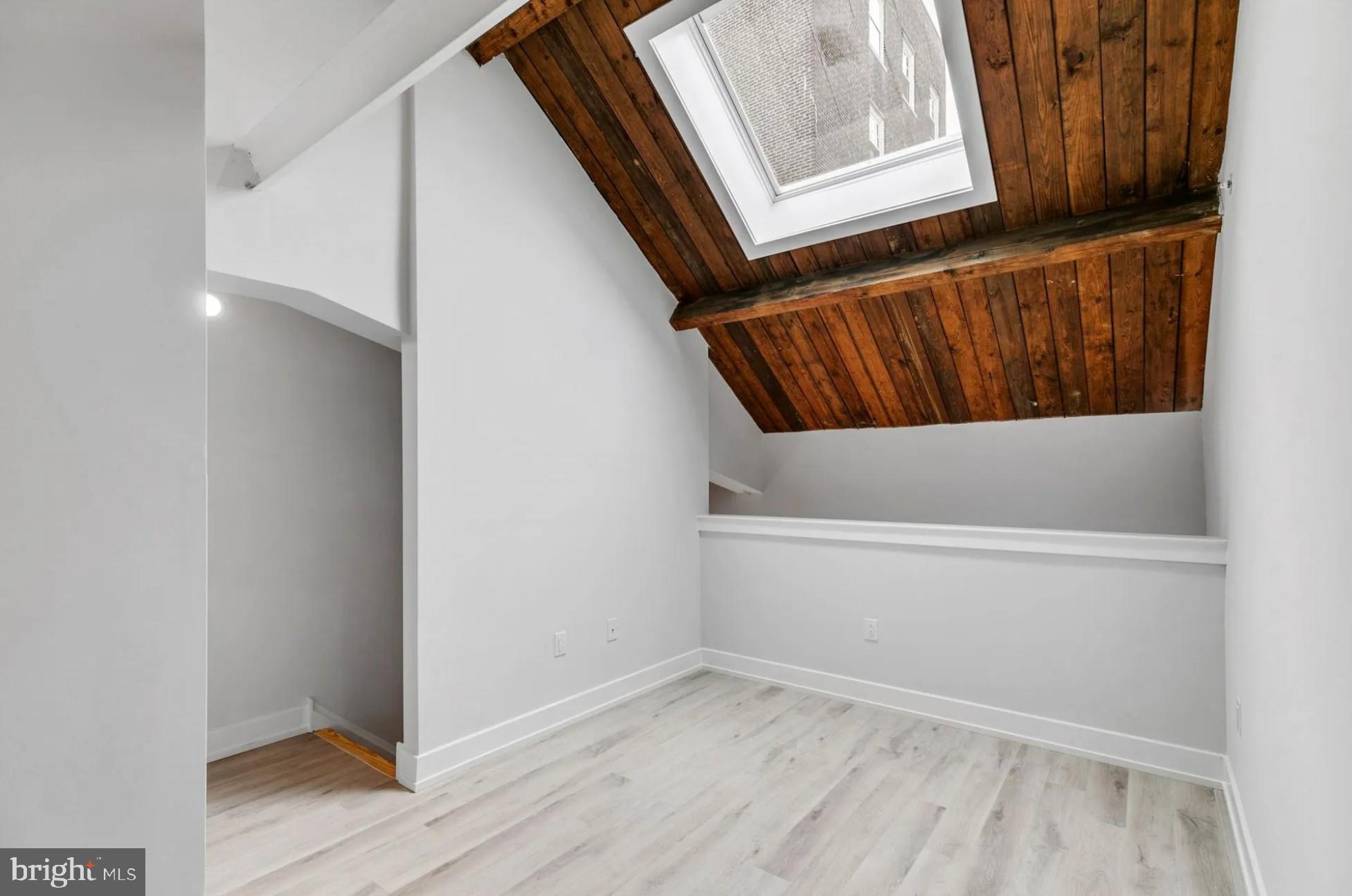 GARDEN COURT - Residential Lease