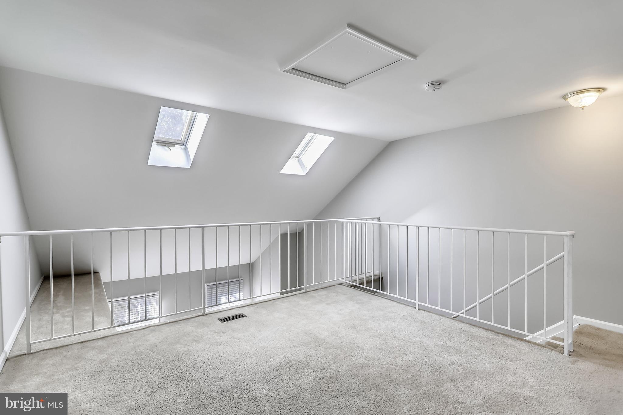 SILVER SPRING CNTRY CLUB - Residential