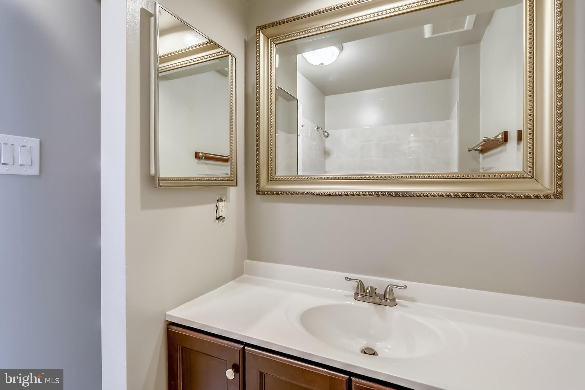 SILVER SPRING CNTRY CLUB - Residential