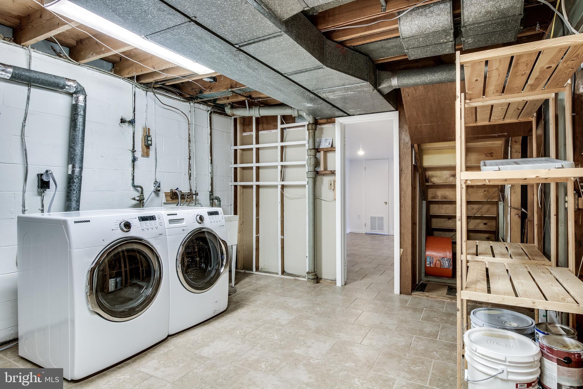 COLLINGWOOD ESTATES - Residential Lease