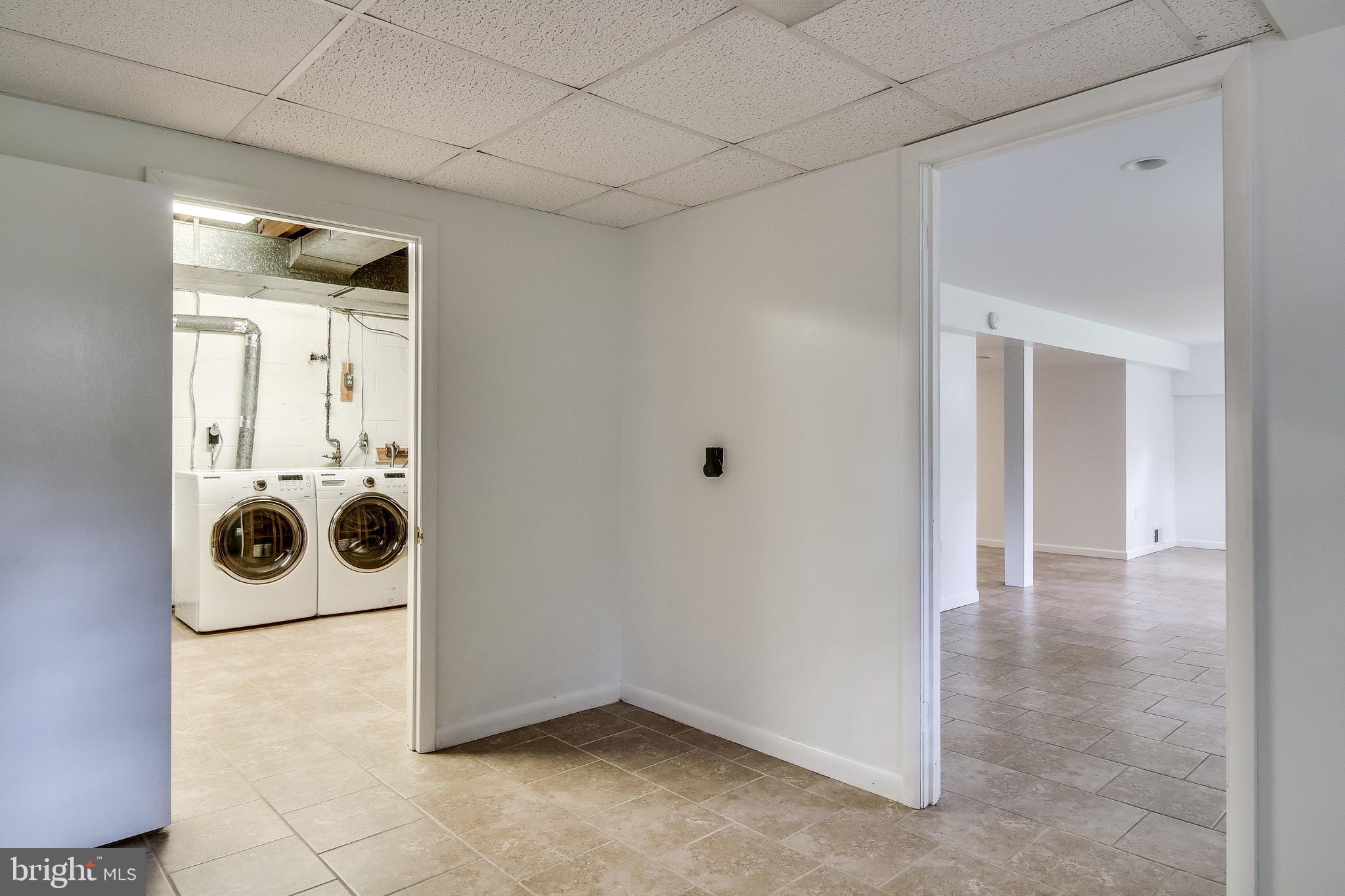 COLLINGWOOD ESTATES - Residential Lease