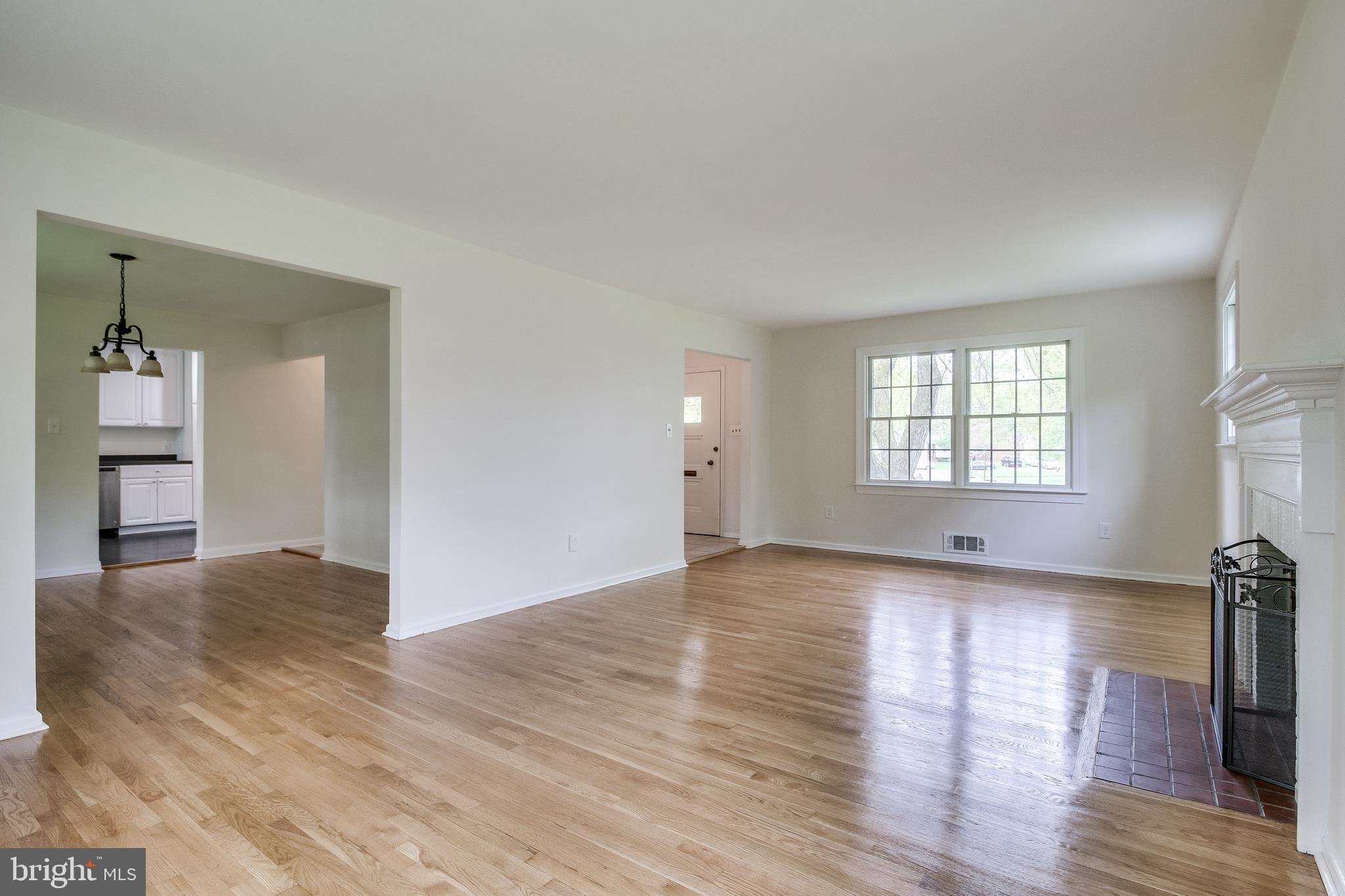 COLLINGWOOD ESTATES - Residential Lease