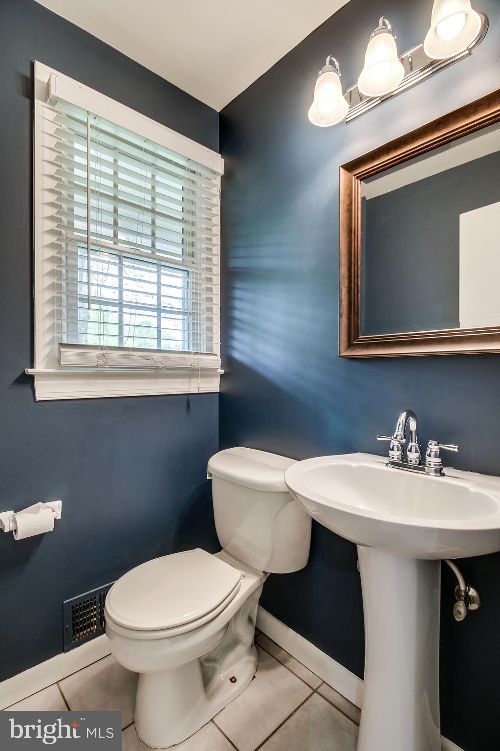 COLLINGWOOD ESTATES - Residential Lease