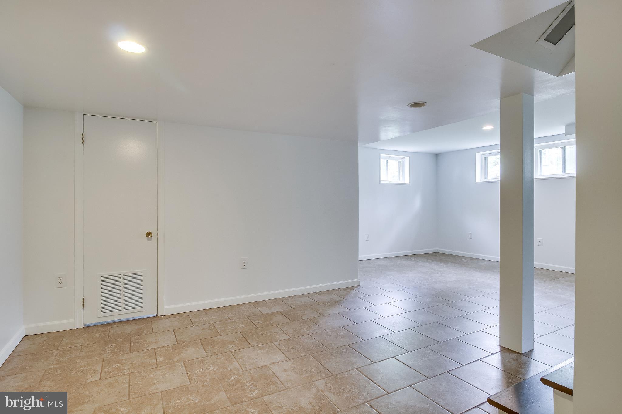 COLLINGWOOD ESTATES - Residential Lease