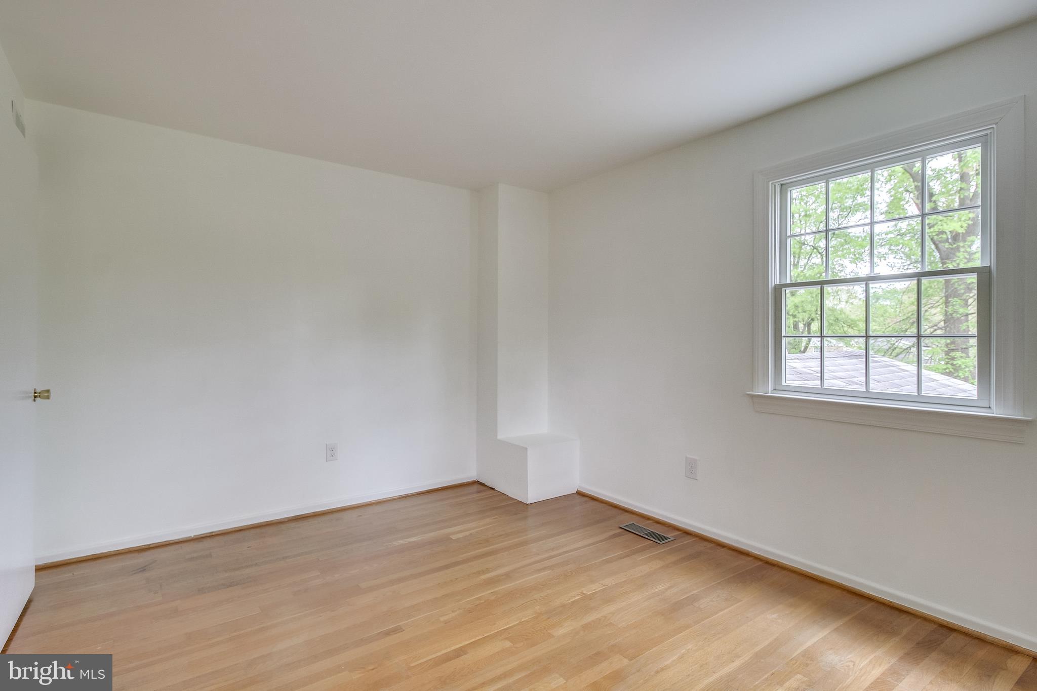 COLLINGWOOD ESTATES - Residential Lease